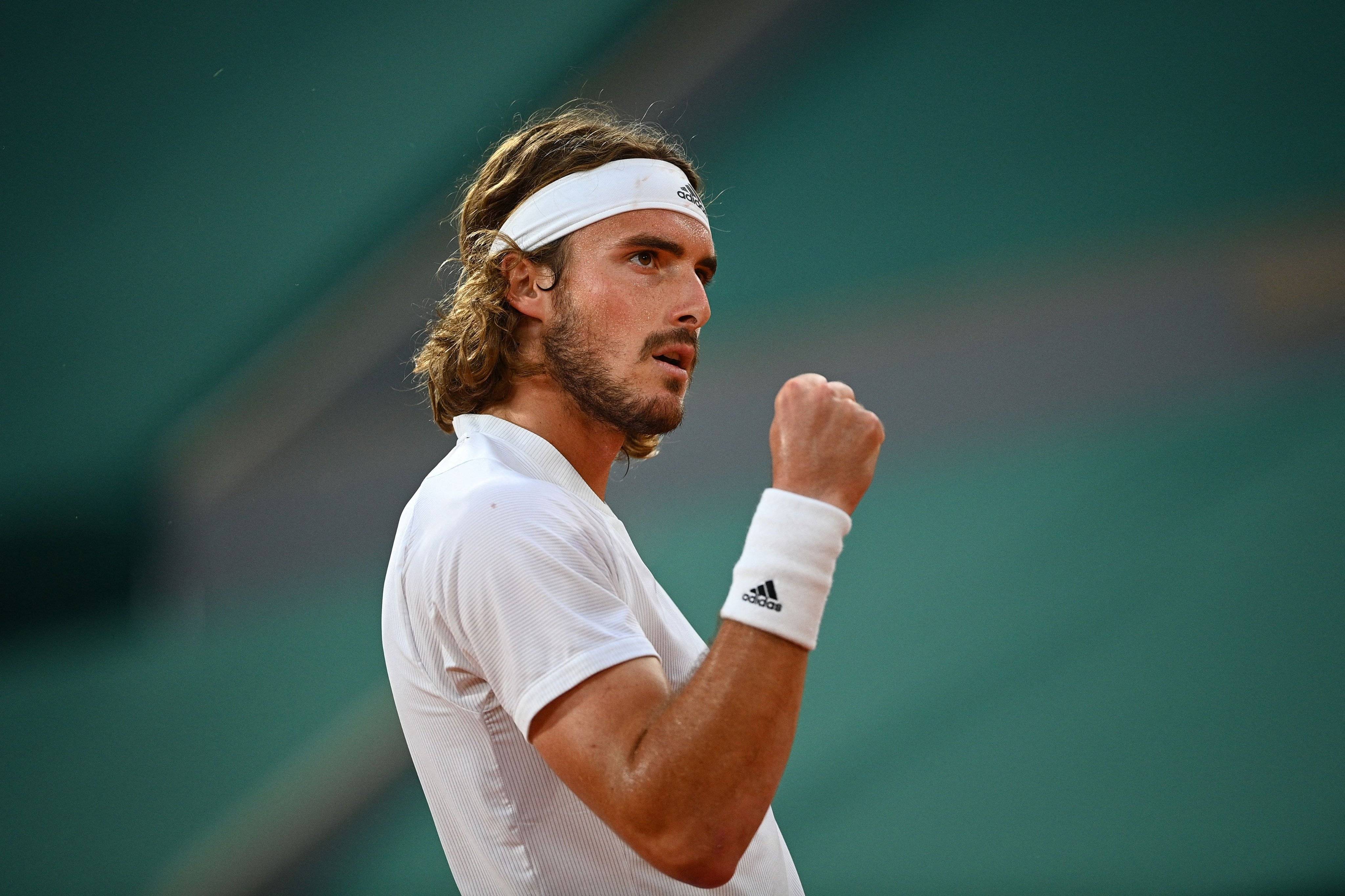 包含意大利网球队翻盘德国网球队，西西帕斯制霸全场的词条