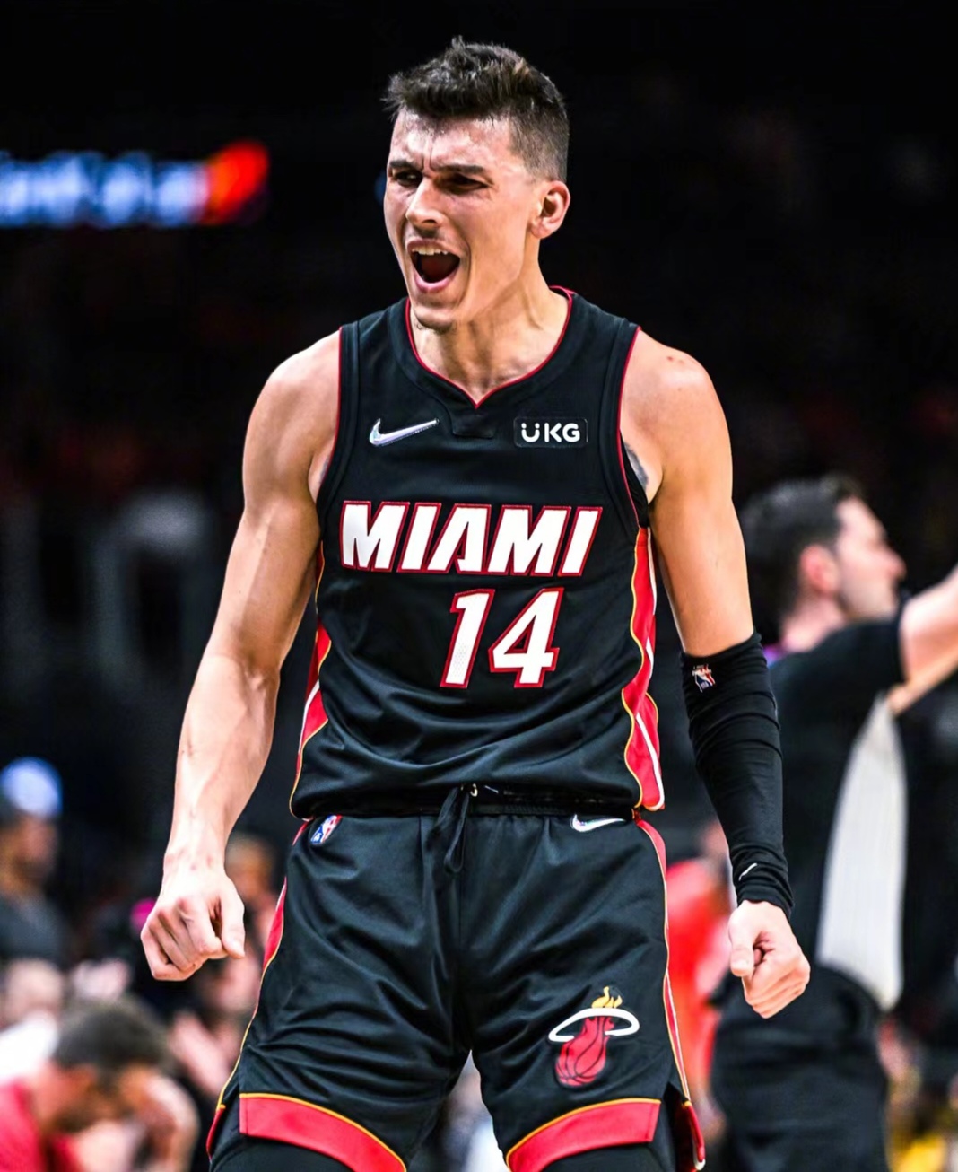 德国男篮险胜热火B队，麦科勒姆高光表现