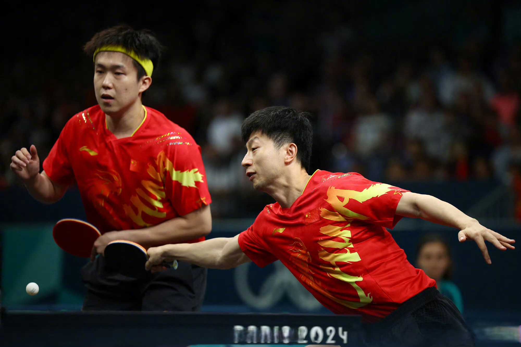 日本队鏖战法国队,马龙点燃赛场 日本队鏖战法国队,马龙点燃赛场