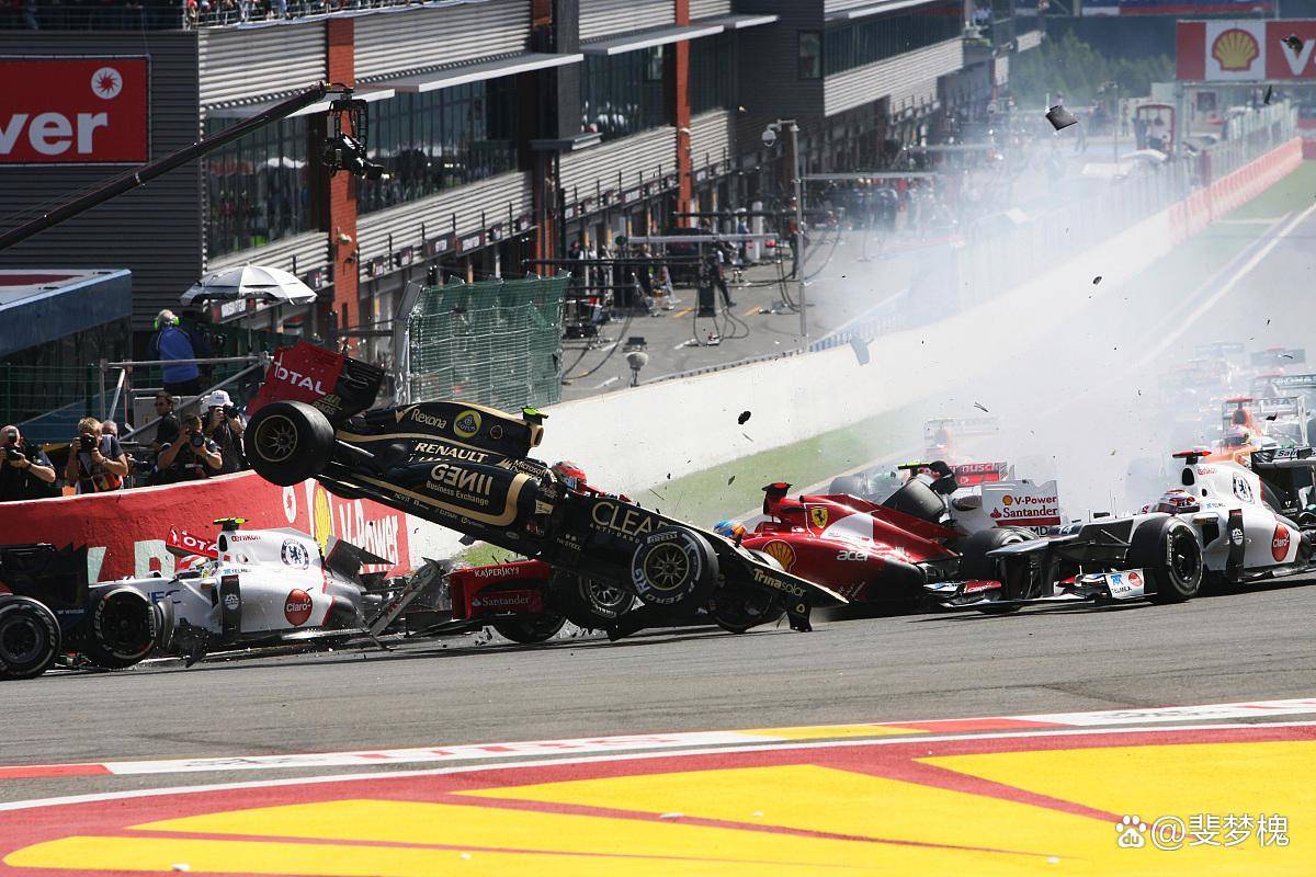 阿斯顿马丁险胜红牛车队，皮亚斯特里状态火热