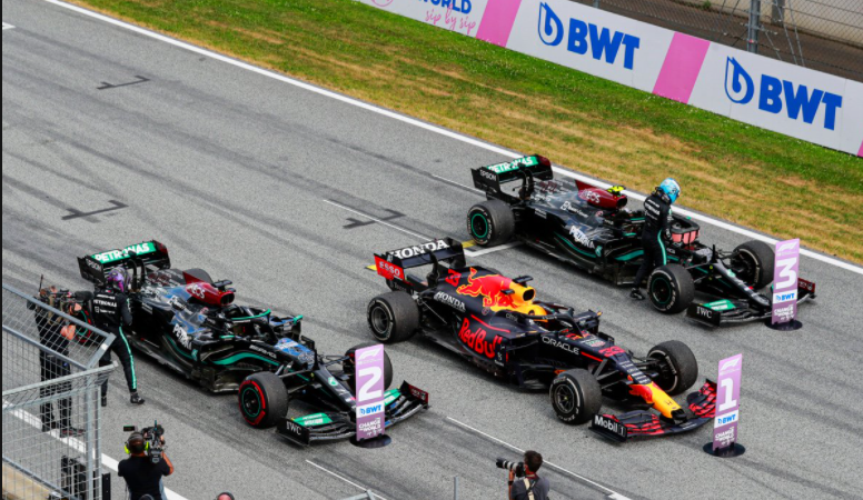 阿斯顿马丁力克红牛二队,周冠宇带队取胜 阿斯顿马丁力克红牛二队,周冠宇带队取胜